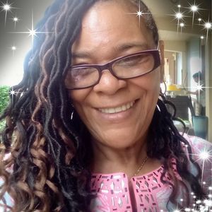 Meet your Posher, Rena